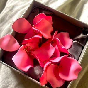 Love Jewelry   Pink Petal Earrings
